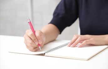 連絡帳の書き方がわからない保育士必見！4つのポイントと注意点を紹介